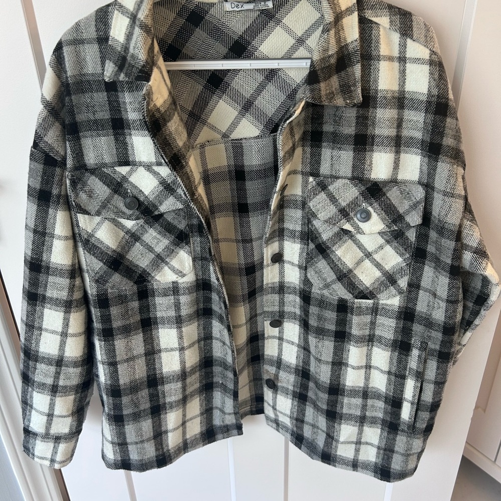 Dex Monochrome Checkered 'Shacket' Black & Cream, Medium super soft & comfy, EUC